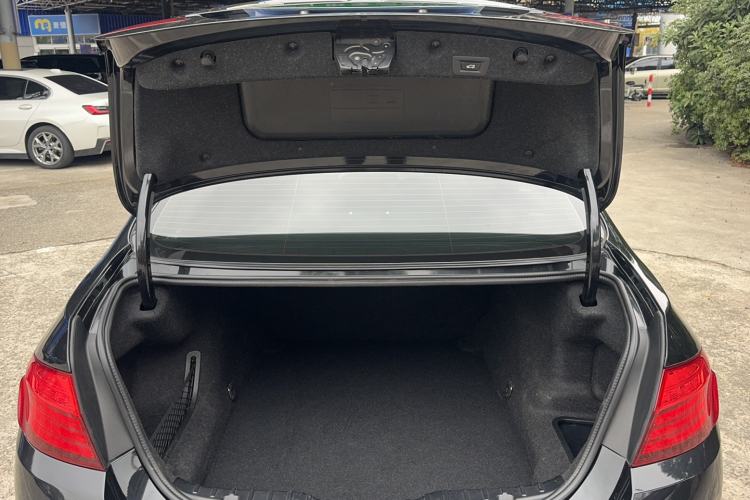 Used BMW 5 Series 2017 528Li Leading Model