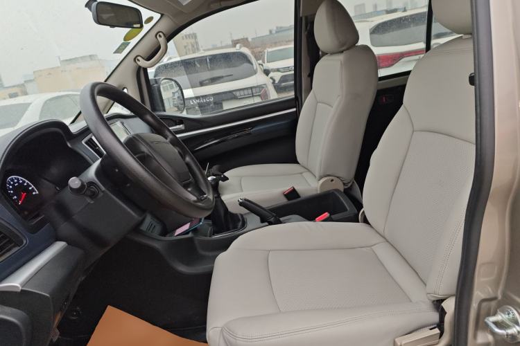 Used FORTHING Lingzhi 2022 M5L 1.6L Utility Model 7 Seats
