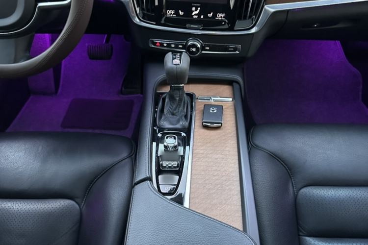 Used Volvo S90 2020 T5 Zhiyi Luxury Edition
