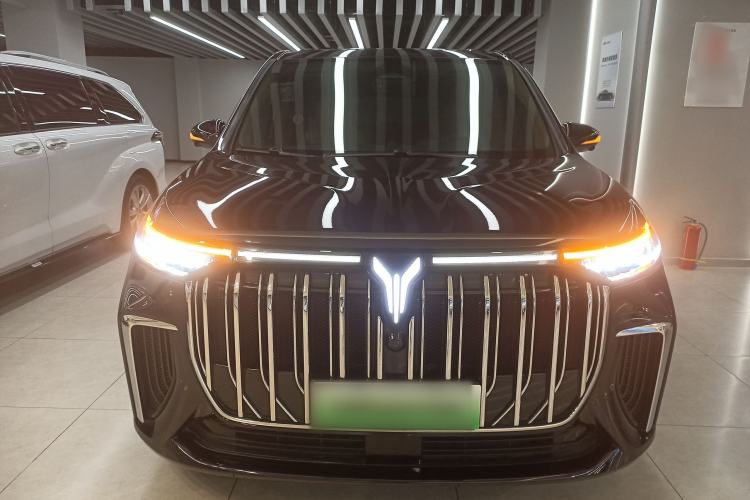 Used VOYAH Dream 2024 PHEV Ultra-Long Range Flagship Edition Front