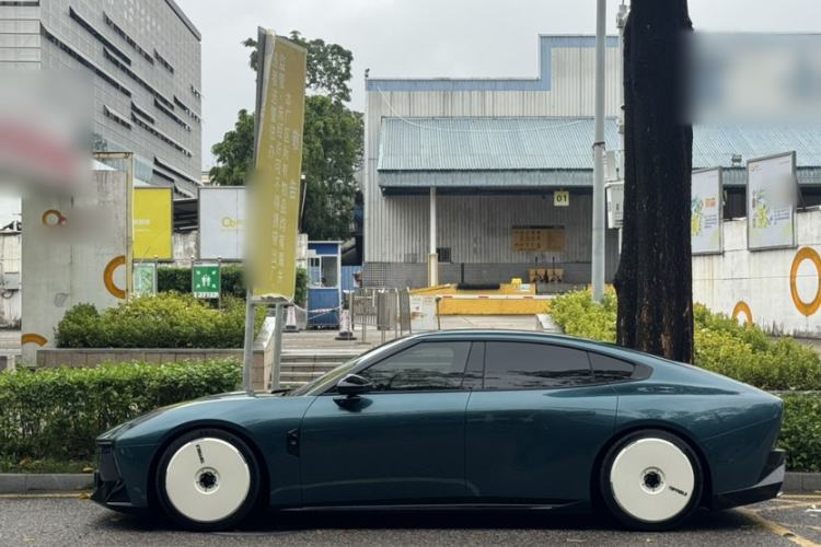 Used XPeng P7 2025 Model—750 All-Wheel-Drive High-Performance Ultra