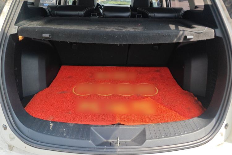 Used JMC Yusheng S330 2016 1.5L GTDi Automatic Two-Wheel Drive Prestige Edition Trunk