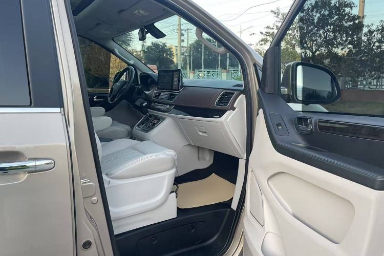 Used SAIC MAXUS G10 2016 2.0T Automatic Flagship Edition
