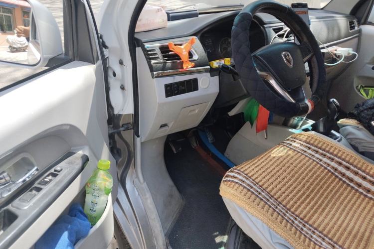 Used Jinbei New Hiace X30L 2016 1.5L Wealth Edition Van DLCG14 Driver Seat