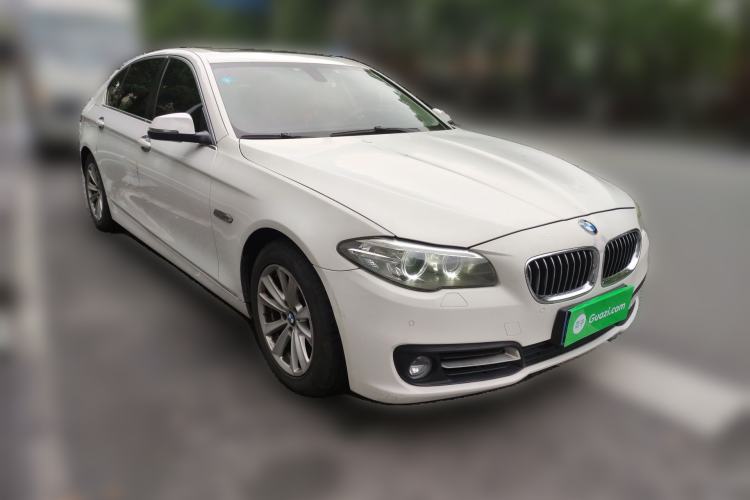 Used BMW 5 Series 2013 520Li Elegant Edition Front Right 45 Deg