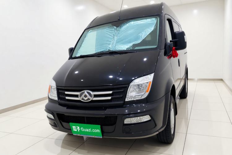 Used SAIC MAXUS Xintu V80 2023 2.0T Manual Classic Aoyuntong Short Wheelbase Mid-Roof 5/6-Seater
