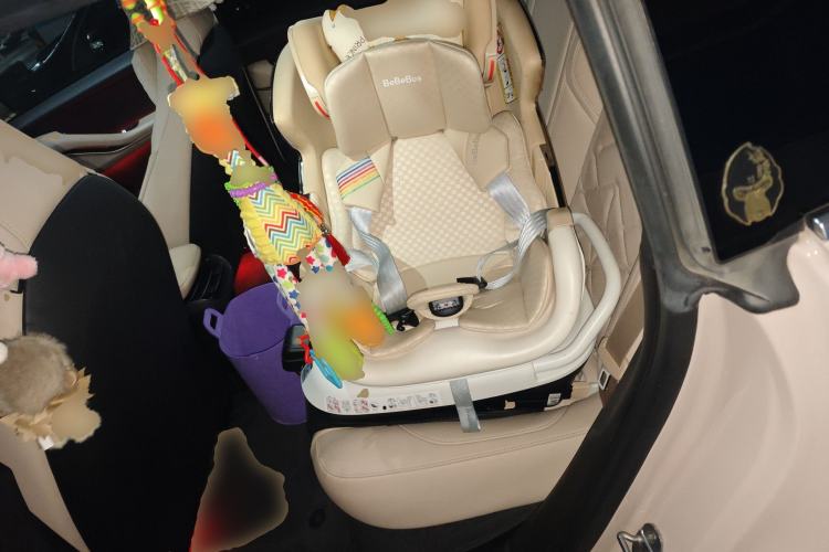 Used Nio ET5 2022 75 kWh Left Rear Seat