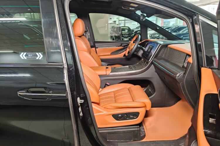 Used GAC Trumpchi Xiangwang M8 2025 Kunkun Series Ultra First-Class Cabin Interior 13