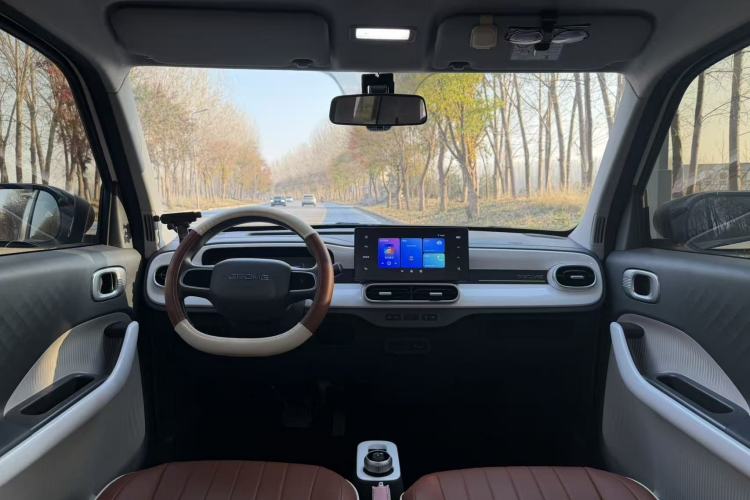 Used Geely Galaxy Panda 2025 210 km – Yuanqi Bear Interior 4