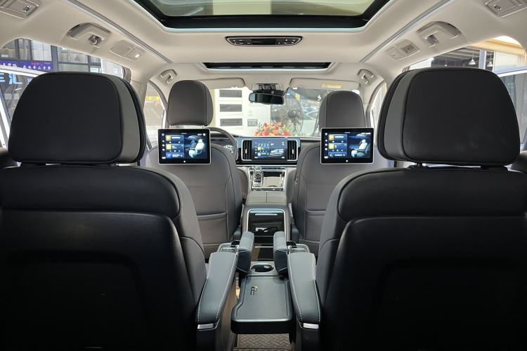 Used GAC Trumpchi M8 2023 Lingxiu Series 390T Ultimate Edition Interior 3