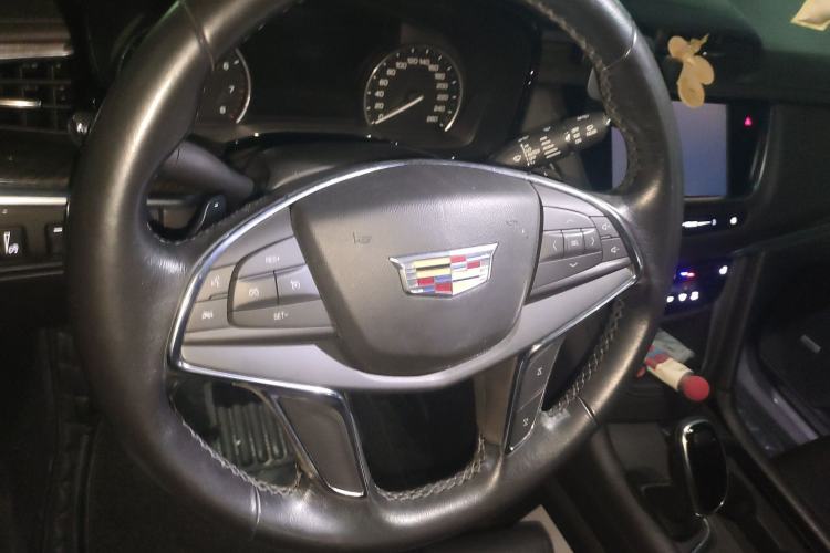 Used Cadillac XT5 2018 25T Luxury Model
