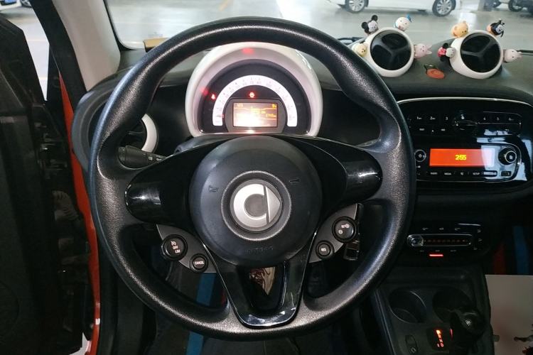 Used smart fortwo 2015 1.0L 52 kW hardtop Dynamic version