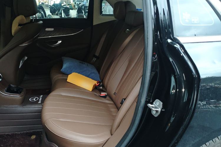 Used Mercedes-Benz E-Class New Energy 2022 Restyled E 350 e L Plug-in Hybrid Sedan
