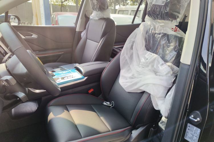 Used Hongqi HS7 PHEV 2025 Model 2.0T PHEV Four-Wheel Drive 2 Million Units Commemorative Edition 6-Seater