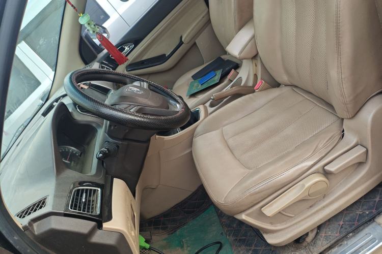 Used Baojun 730 2014 1.5L manual Comfort ESP version 7 seats
