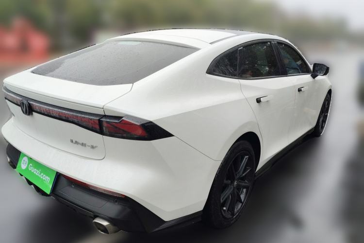 Used Changan UNI-V 2022 1.5T Prestige Version
