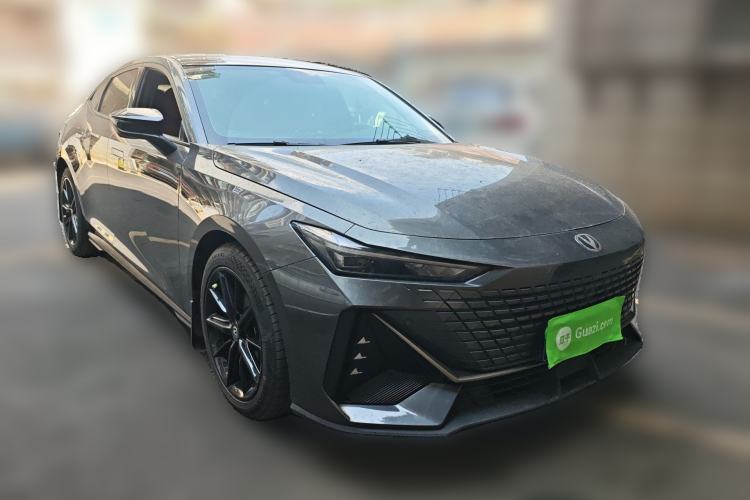 Used CHANGAN UNI-V 2023 1.5T Prestige Model Front Right 45 Deg