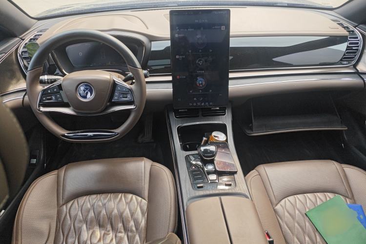 Used BYD Han 2020 DM Four-Wheel Drive Performance Edition Prestige Model Center Console