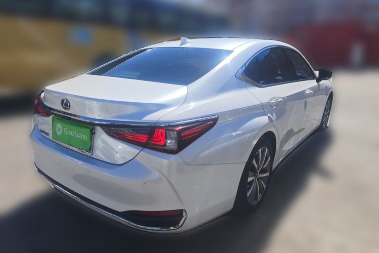 Used Lexus ES 2018 200 Excellence Edition China V Standard Rear Right 45 Deg