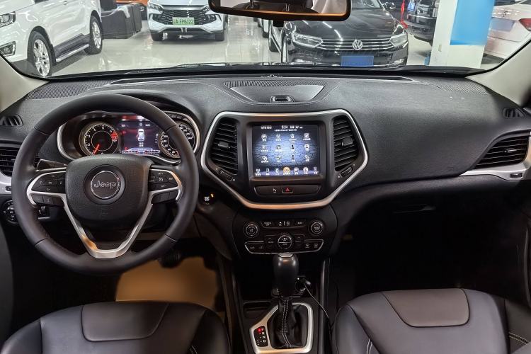 Used Jeep Cherokee 2017 2.0L Superior Edition