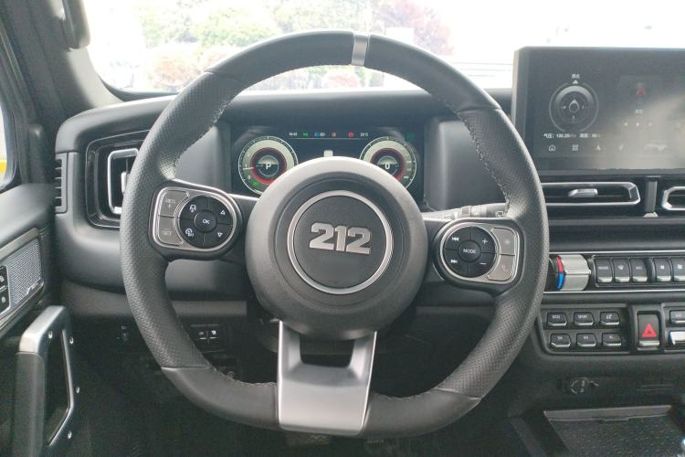 Used 212 T01 2025 2.0T Changfeng Steering Wheel