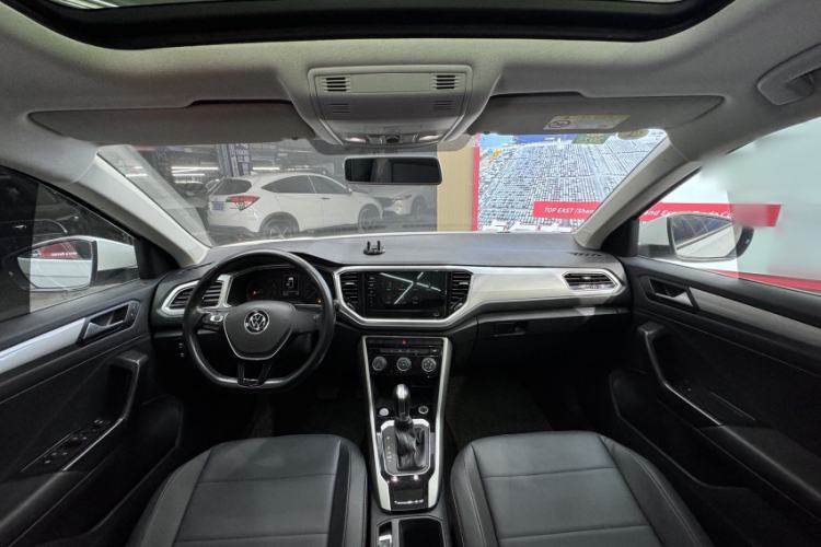 Used Volkswagen T-ROC 2022 280TSI DSG Two-Wheel Drive Elite PLUS Interior 2