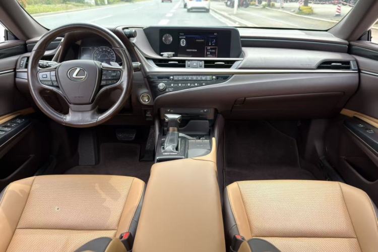 Used Lexus ES 2020 200 Excellence Edition
