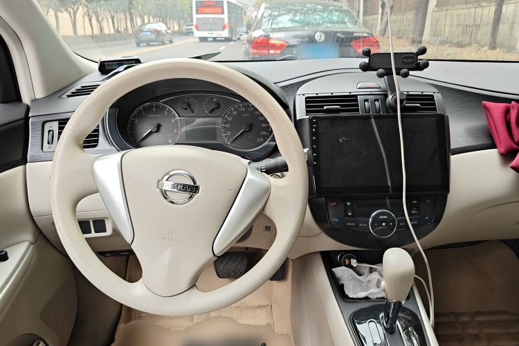 Used Nissan Tiida 2011 1.6L CVT Smart Version