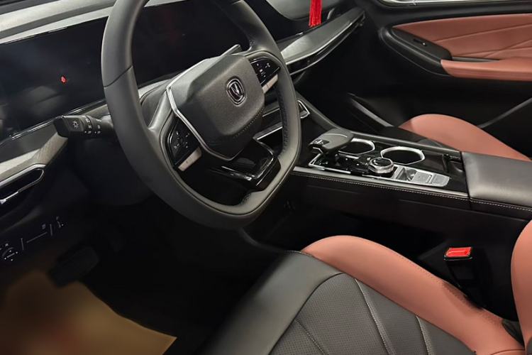 Used CHANGAN Eado 2023 Changan Edition PLUS Blue Whale NE 1.4T GDI DCT Prestige Version
