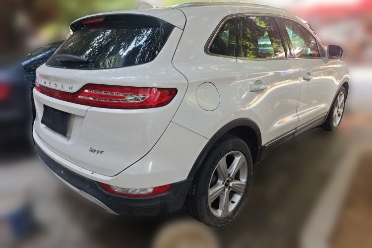 Used Lincoln MKC 2017 2.0T Two-Wheel Drive Deluxe Edition Rear Right 45 Deg