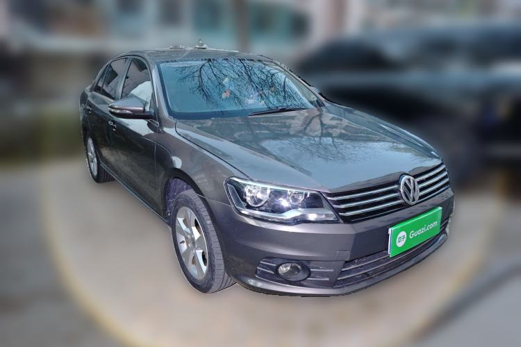 Used Volkswagen Bora 2014 1.6L Automatic Comfort Model Front Right 45 Deg