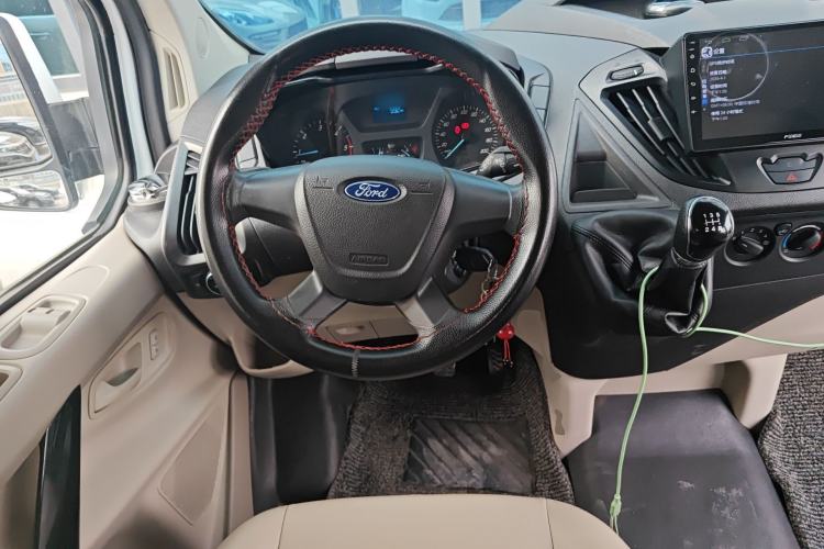 Used Ford Transit 2017 2.0T Diesel Multi-Purpose Commercial Vehicle Short Wheelbase Low Roof China V Standard
