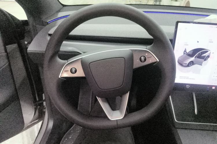 Used Tesla Model Y L 2025 Model Long-Range All-Wheel-Drive Version