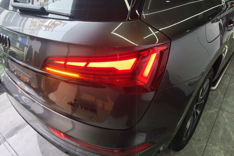 Used Audi Q5L 2023 40T Luxury Dynamic Model Right Rear Taillight