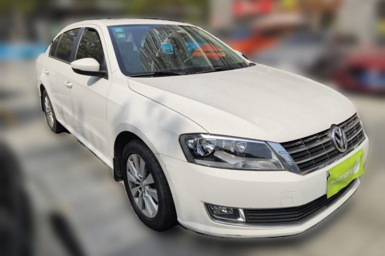 Used Volkswagen Lavida 2013 Revised Version 1.4 TSI DSG Comfort Edition Front Right 45 Deg