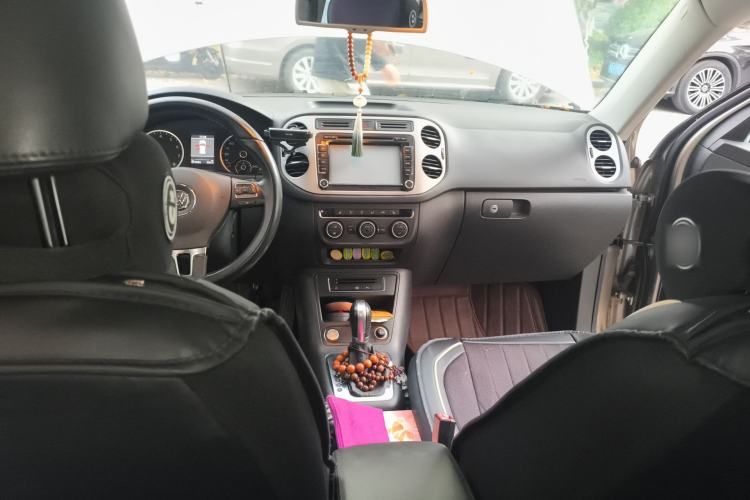 Used Volkswagen Tiguan 2013 2.0 TSI Automatic All-Wheel-Drive Flagship Edition Center Console