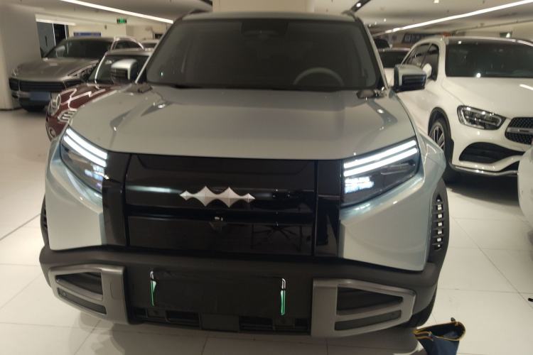 Used Formula Leopard Titanium 3 2025 501KM All-Wheel Drive Intelligent Driving Ultra Version
