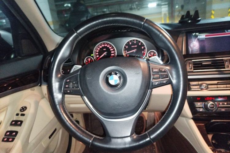 Used BMW 5 Series 2014 535Li Leading Model
