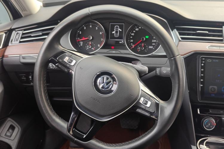 Used Volkswagen Magotan 2019 330TSI DSG Leading Edition China V Standard
