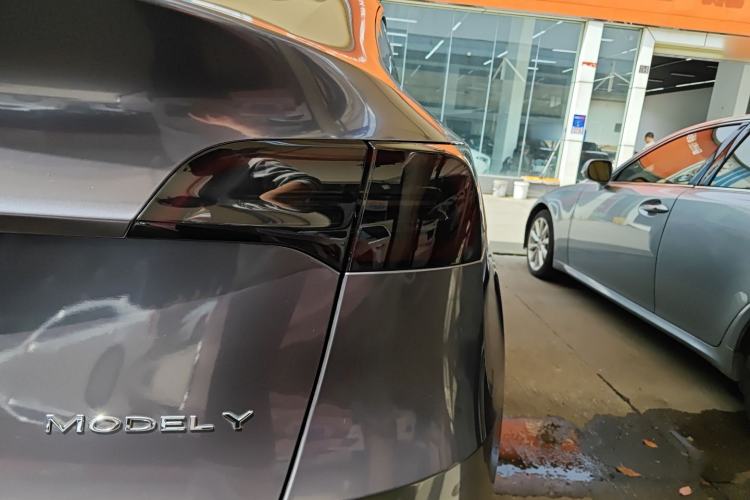 Used Tesla Model Y 2023 Rear-Wheel-Drive Version Right Rear Taillight