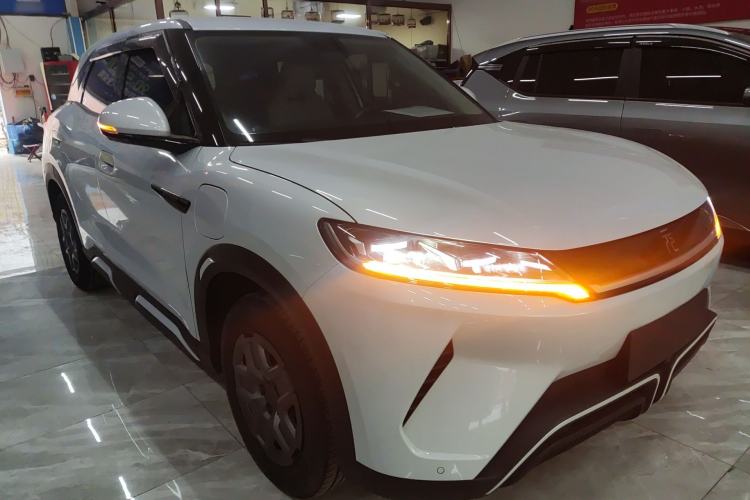 Used BYD Yuan UP 2024 401 km Active Version Front Right 45 Deg