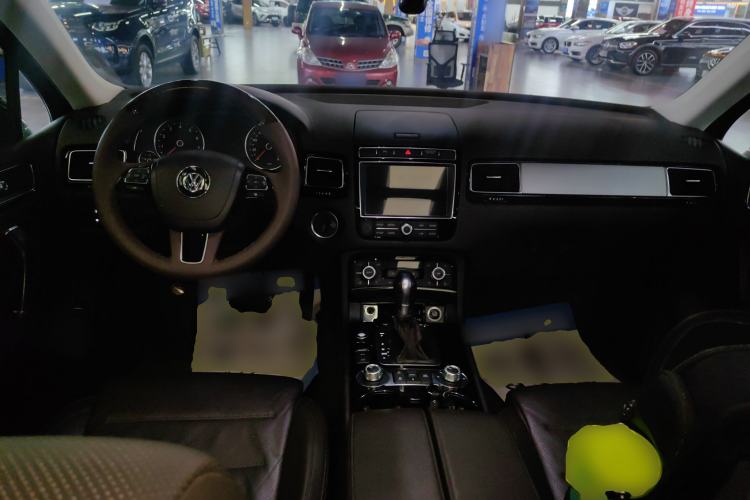 Used Volkswagen Touareg 2018 3.0 TSI Glory Collection Edition