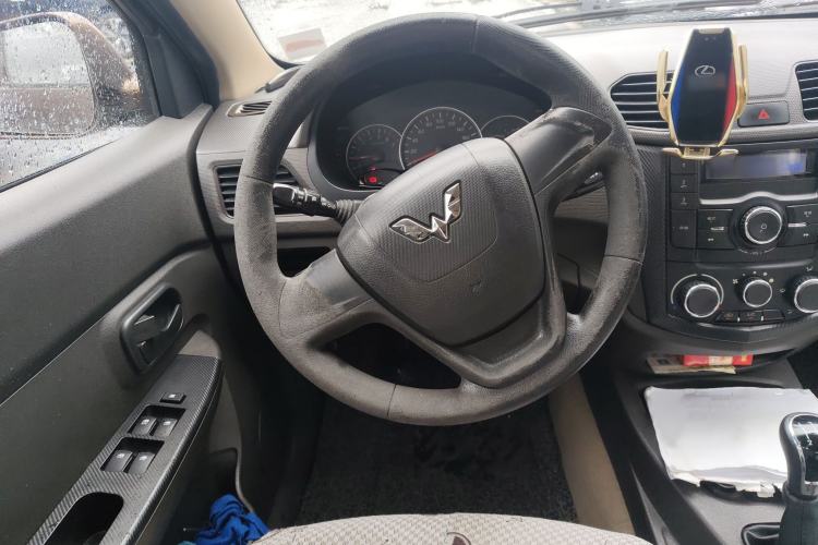 Used Wuling Hongguang 2015 1.5L S Basic Version China V Standard