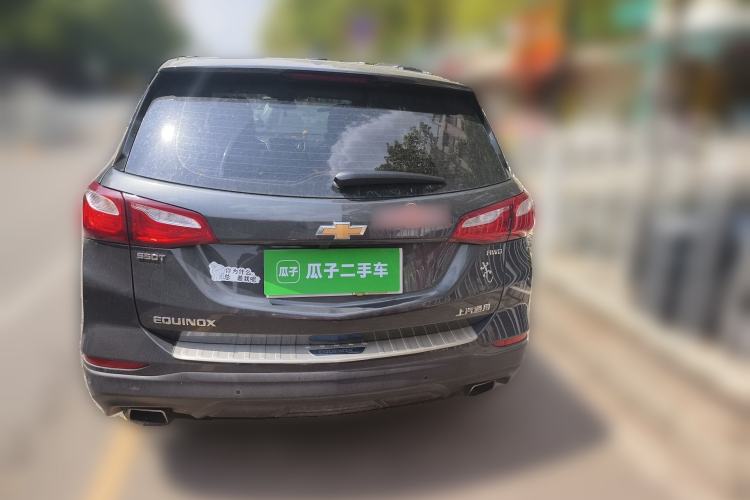 Used Chevrolet Equinox 2017 550T Automatic All-Wheel-Drive Top-Tier Version Rear Right 45 Deg