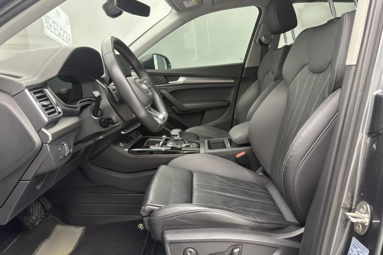 Used Audi Q5L 2022 40T Luxury Dynamic Model Interior 4