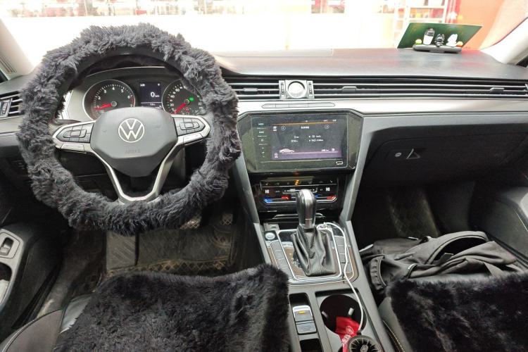 Used Volkswagen Magotan 2020 330TSI DSG Leading Model Center Console