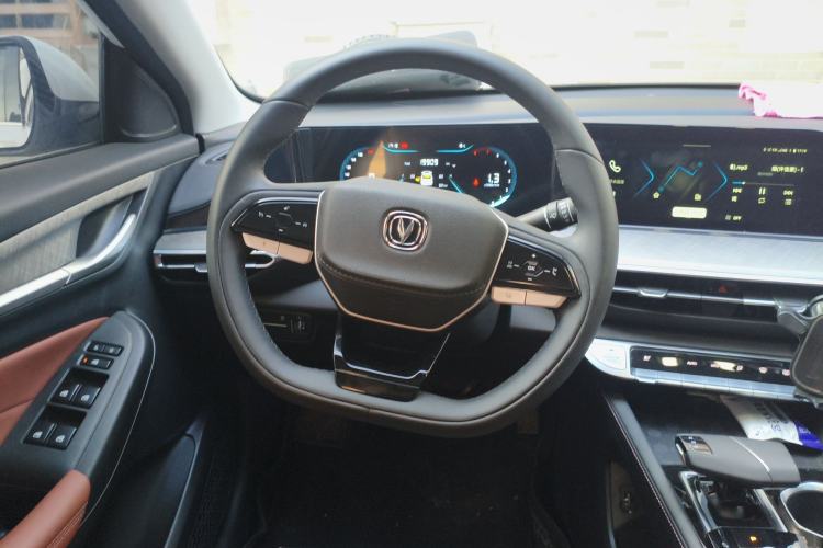 Used CHANGAN Eado 2024 PLUS Blue Whale NE 1.4T GDI DCT High-Energy Edition Steering Wheel