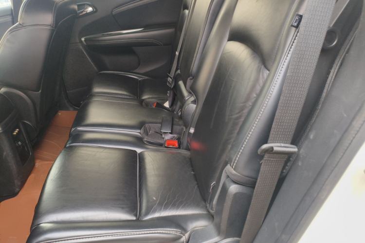 Used Dodge Journey 2013 2.4L Two-Wheel Drive Luxury Version