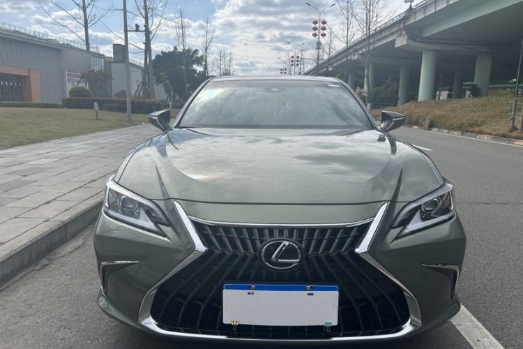 Used Lexus ES 2022 200 Excellence Edition
