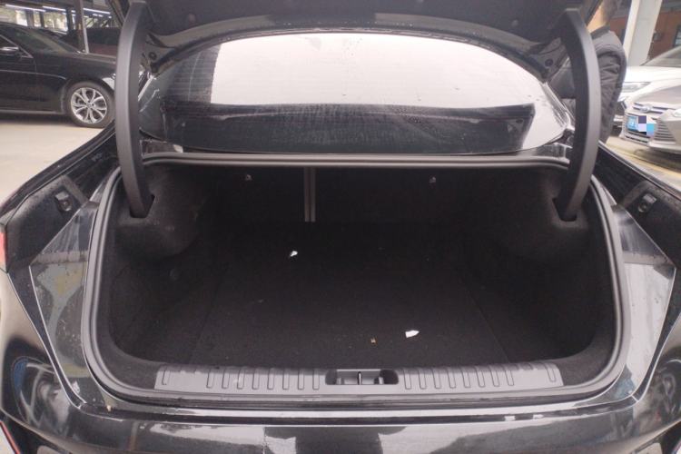 Used Lynk & Co 07 2024 EM-P 126 Long-Range Halo Trunk